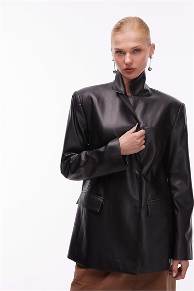Блейзер из искусственной кожи свободного кроя артикул 148786779