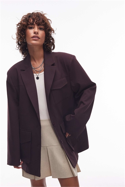 Блейзер с объемным функциональным карманом артикул 149153457