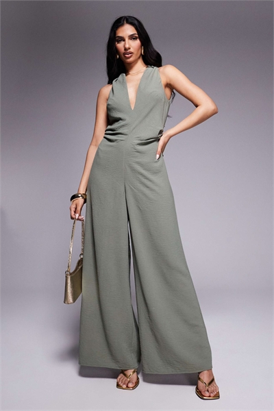 Комбинезон с V-образным вырезом и рюшами на талии артикул 143376842