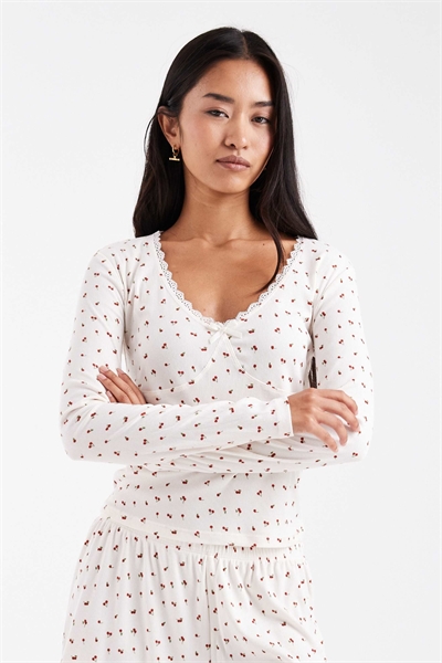 Пижамная кофта с длинными рукавами и ребристым швом с вишневым принтом артикул 142293353