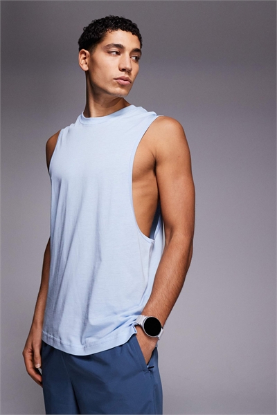 Легкая майка для йоги с быстрым высыханием и заниженными проймами артикул 151927341