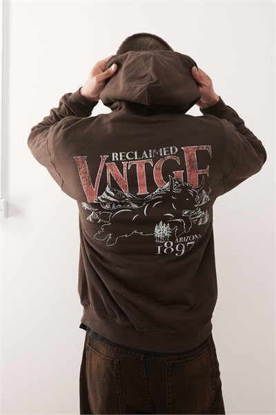 Худи свободного кроя с принтом на спине артикул 153049780