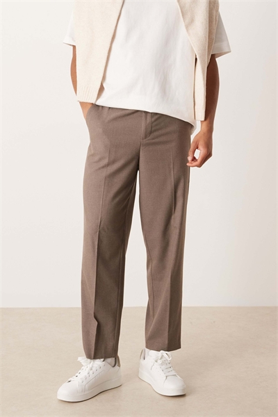 Стильные фланелевые брюки свободного кроя с зауженными штанинами и эластичным поясом артикул 151524260