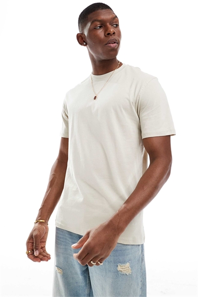 Футболка приталенного кроя артикул 138686285