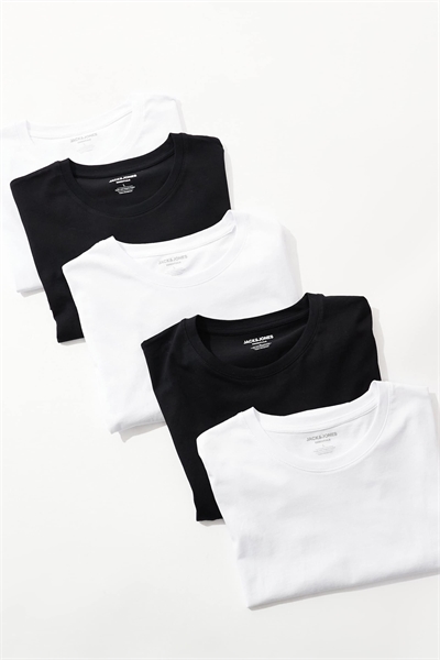 Набор из 5 футболок приталенного кроя артикул 140701984