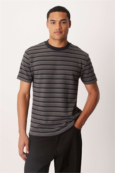 Футболка артикул 143140839