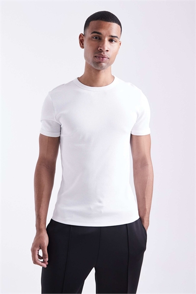 Фигурально облегающая ребристая футболка артикул 150151155