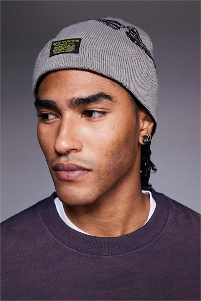 Двусторонняя вязаная шапка с рисунком в виде скелета черепа артикул 147903100