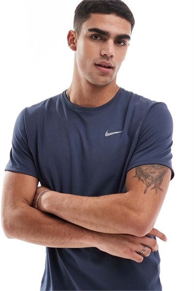 Футболка Miler Dri-FIT темно-синего цвета артикул 139793486