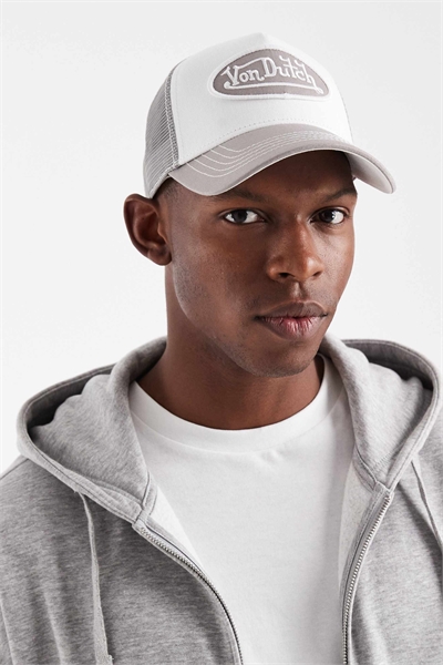 Классическая бейсболка-тракер артикул 149627910