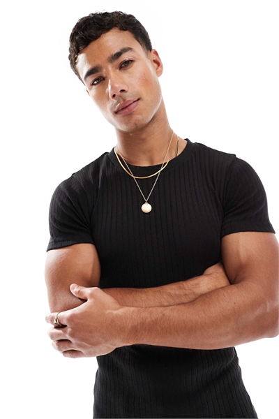 Фигурально облегающая ребристая футболка артикул 148077343