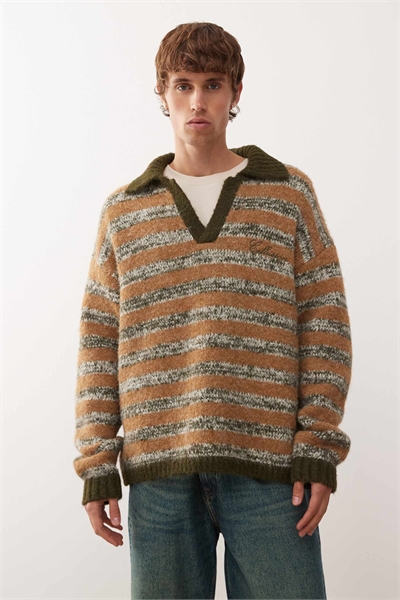 Свитшот с воротником-стойкой и полосками артикул 146138258