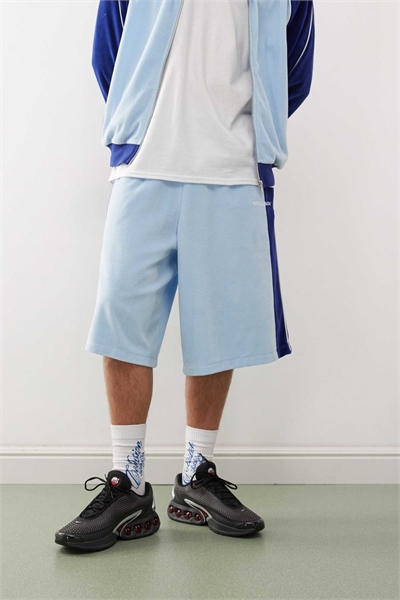 Комплект из шорт с велюровыми вставками синего цвета артикул 147132108