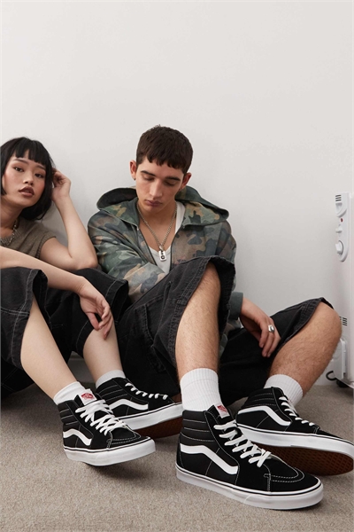 Кроссовки с высоким голенищем артикул 118328957