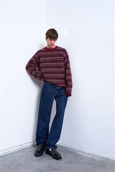 Свитер свободного кроя из мягкого трикотажа в полоску артикул 147084502