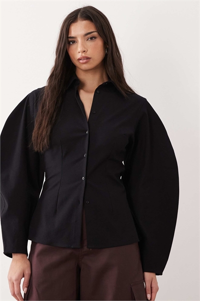 Рубашка с формованным вырезом артикул 155764860