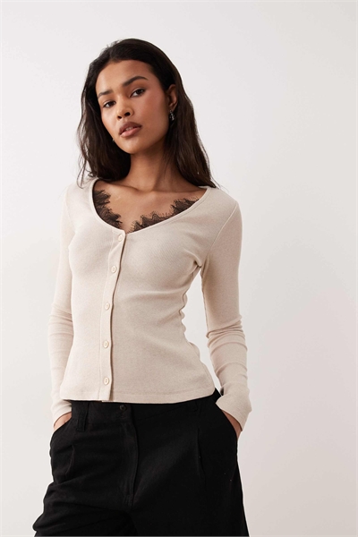 Топ с длинными рукавами, V-образным вырезом и черной кружевной отделкой артикул 156178759