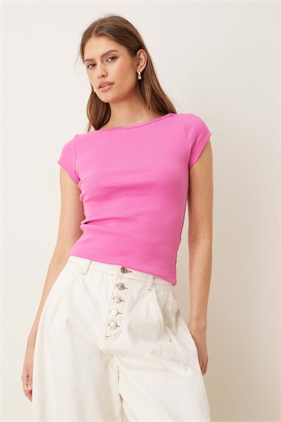 Футболка с ребристым горлом-лодочкой артикул 154841092