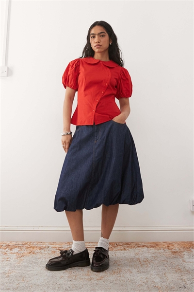 Джинсовая юбка средней длины с оборками артикул 153787308