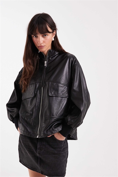 Кожаная куртка с застежкой-молнией и затягивающимся поясом артикул 154766332