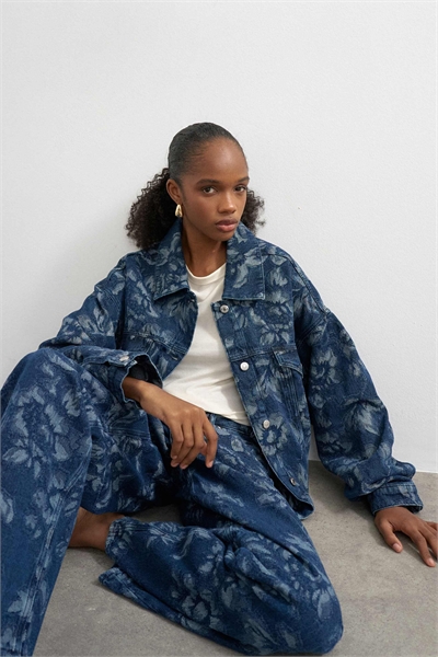 Джинсовая куртка-баллон артикул 155057250