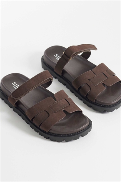 Сандалии-слайдеры Simmi London Adelle на толстой подошве артикул 154231297