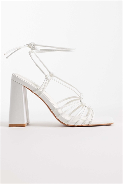 Сандалии с завязками на щиколотке и каблуком-блок артикул 153891290