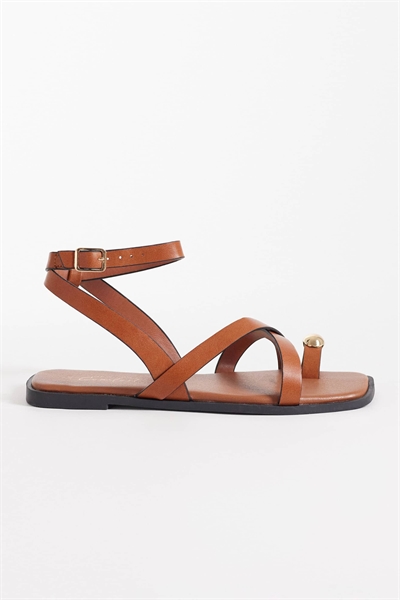 Сандалии с перекрещивающимися ремешками и золотыми элементами на носке артикул 153493248