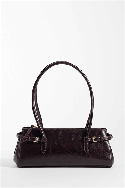 Сумка через плечо с текстурированной поверхностью и ремнем артикул 154608253