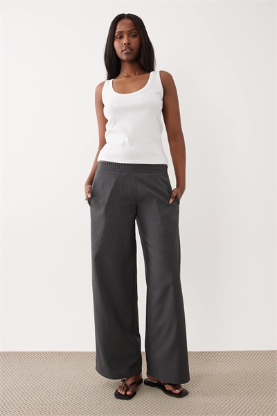 Брюки с эластичным поясом на средней талии и широкими брючинами артикул 153018093