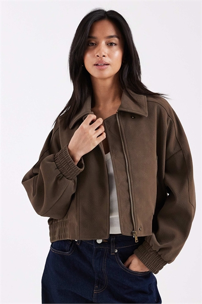 ASOS DESIGN Кожаная куртка-бомбер в стиле байкера, модель Petite артикул 152666829