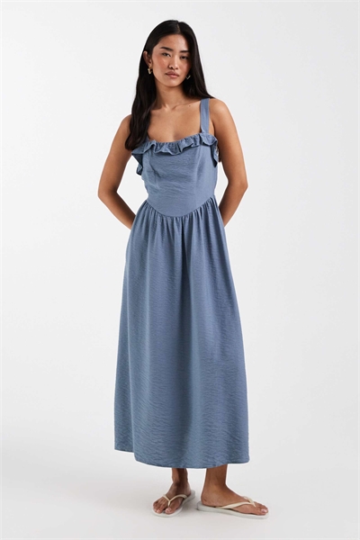 Платье средней длины с бретелями и оборками, синего цвета артикул 155322964