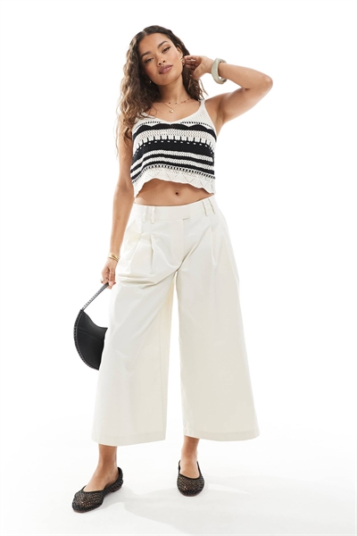 ASOS DESIGN: укороченные брюки из гладкого хлопка с широкими брючинами и декоративными швами, модель Petite артикул 144766159