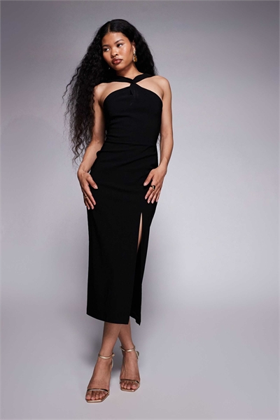 Платье-миди с закрученным передом, горловиной-холтером и боковым разрезом из бенгалина артикул 153682388