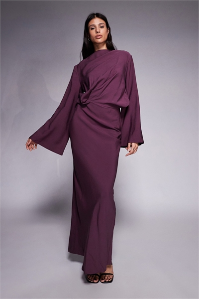 ASOS DESIGN — макси-платье длинного кроя с длинными рукавами, заправленное в талию и с косой отрезкой артикул 149520856