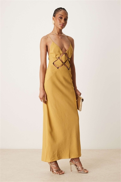 ASOS DESIGN Макси-платье-комбинация с высоким вырезом и бисерной отделкой артикул 143244987