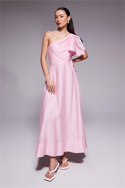 Льняное платье-миди с одним плечом розового цвета артикул 153280151