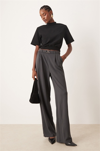 Брюки с широкими брючинами и акцентом на поясе артикул 151090980
