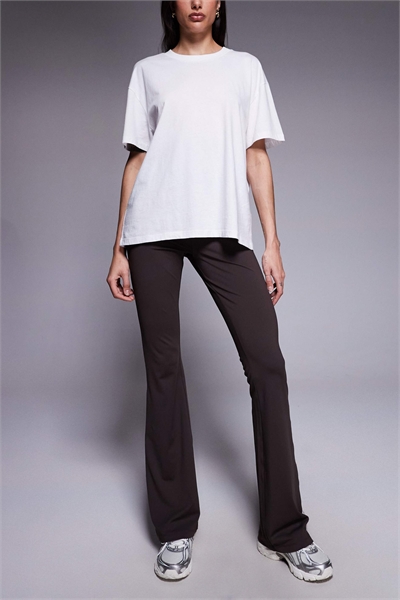 ASOS DESIGN: брюки с расклешенным кроем и перекрещивающимся передом, подчеркивающие фигуру, для высоких артикул 149859071