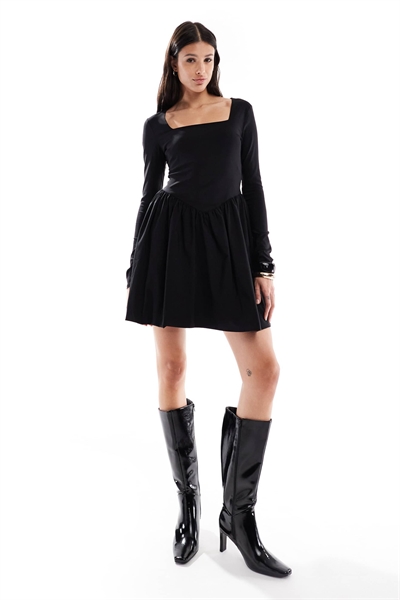 Мини-платье с длинными рукавами и корсетными элементами артикул 149727288