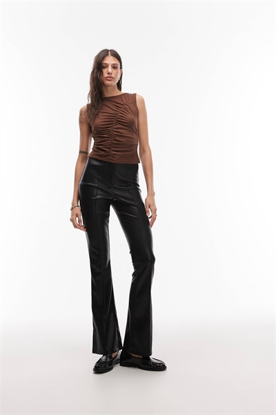 ASOS DESIGN — брюки-клёш узкого кроя из материала под кожу для высоких людей с отстрочкой артикул 149269047