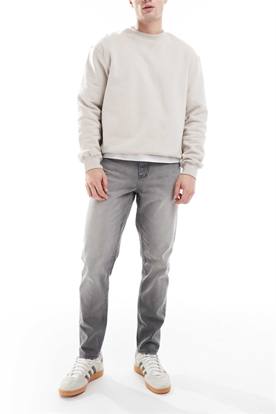 Джинсы с зауженным кроем артикул 136403758