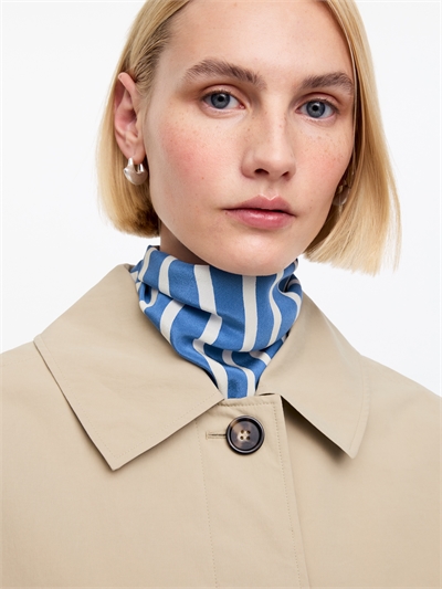 Шелковый шарф-треугольник артикул 1153900008