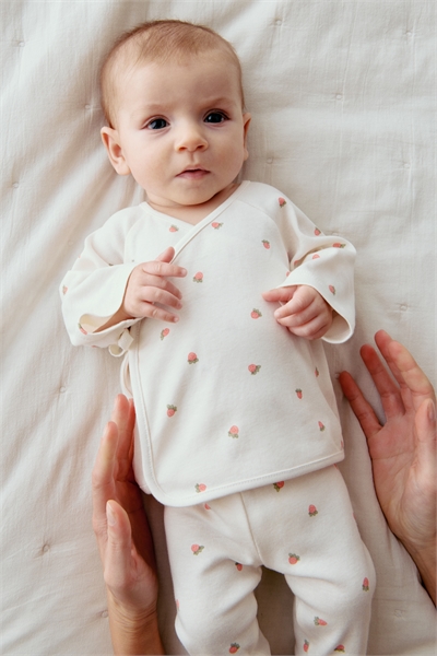 Комплект из двух частей - топа и леггинсов артикул 1255880008