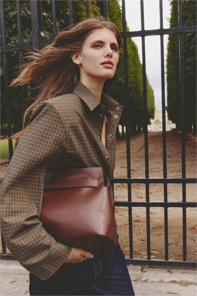 Рубашка с накладными плечами артикул 1303251001