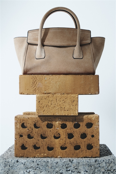 Сумка через плечо из замши артикул 1330057001