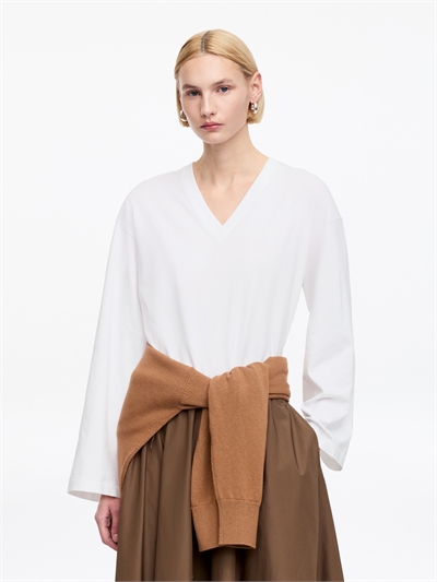 Футболка с V-образным вырезом артикул 1336516001