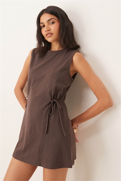 Мини-платье с завязками на талии коричневого цвета артикул 147829095