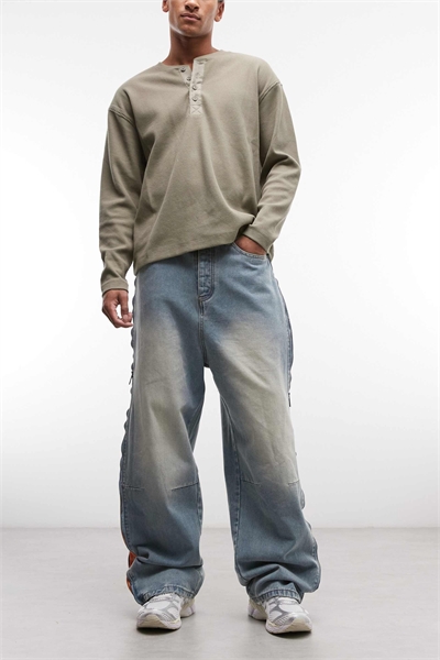 Джинсы с широкими штанинами и боковой вставкой на молнии артикул 155177637