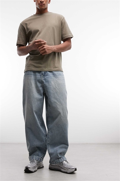 Джинсы с зауженными брючинами артикул 155706292